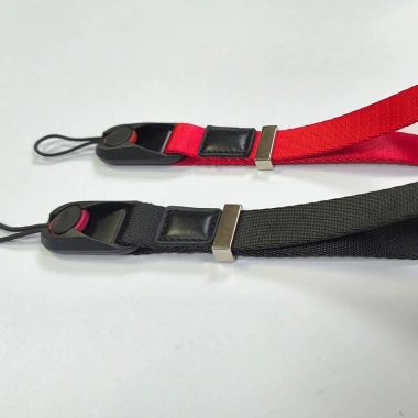 Dây đeo cổ tay AL035 - Khóa tháo lắp nhanh, an toàn cho máy ảnh, giá chỉ 141.000 VND 2 Dây đeo cổ tay AL035 - Khóa tháo lắp nhanh, an toàn cho máy ảnh, giá chỉ 141.000 VND 2