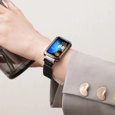 Dây đeo silicon khung kim loại từ tính cho Huawei Band 10/9/8/7/6 & Honor Band 9/7/6 - Giá 158.389 VND