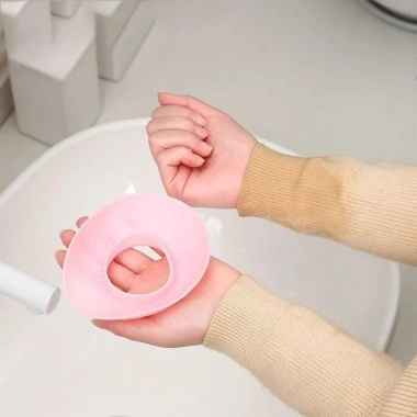 Dây Giặt Cổ Tay Silicone Chống Thấm Nước 1 Cặp - Mềm Chống Bắn Ngăn Độ Ướt, Đeo Rửa Mặt & Tay, Tiết Kiệm Nước Vệ Sinh Nhà, Giá Ưu Đãi 33.480₫ 9 Dây Giặt Cổ Tay Silicone Chống Thấm Nước 1 Cặp - Mềm Chống Bắn Ngăn Độ Ướt, Đeo Rửa Mặt & Tay, Tiết Kiệm Nước Vệ Sinh Nhà, Giá Ưu Đãi 33.480₫ 9