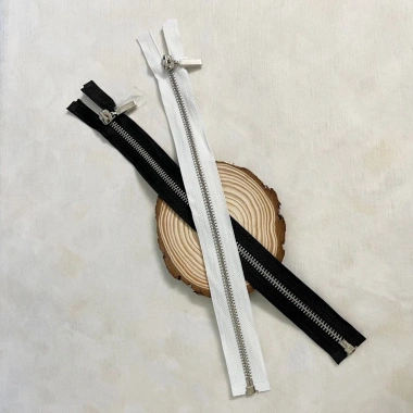 Dây kéo khóa răng 5 HKK chính hãng - Độ dài 30-70cm, chỉ 48.000₫ (giá gốc 59.040₫) 4 Dây kéo khóa răng 5 HKK chính hãng - Độ dài 30-70cm, chỉ 48.000₫ (giá gốc 59.040₫) 4