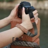Dây máy ảnh đeo cổ tay hand strap quick release A92 giá 229.000 VND giảm 20%