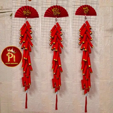 Dây pháo giấy cỡ lớn, khánh câu đối nhung đỏ, chữ thư pháp nhũ vàng - 139.000₫