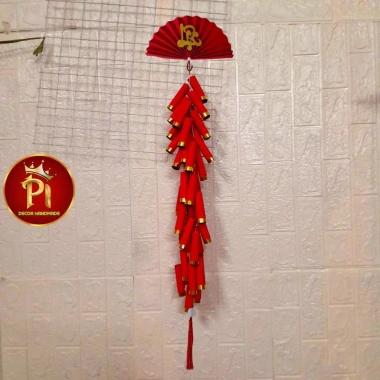 Dây pháo giấy cỡ lớn, khánh câu đối nhung đỏ, chữ thư pháp nhũ vàng - 139.000₫