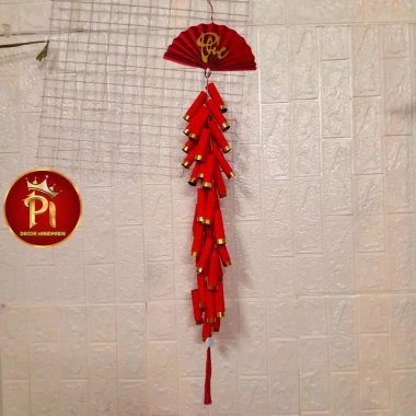Dây pháo giấy cỡ lớn, khánh câu đối nhung đỏ, chữ thư pháp nhũ vàng - 139.000₫