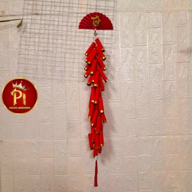 Dây pháo giấy cỡ lớn, khánh câu đối nhung đỏ, chữ thư pháp nhũ vàng - 139.000₫
