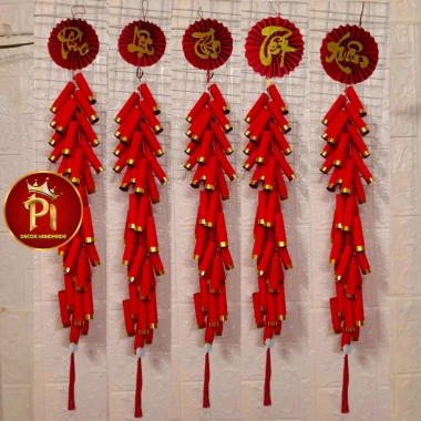 Dây pháo giấy lớn trang trí Tết, khánh câu đối, quạt nhung đỏ tròn chữ thư pháp nhũ vàng tua ngọc - Giá ưu đãi 149.000₫