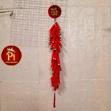 Dây pháo giấy lớn trang trí Tết, khánh câu đối, quạt nhung đỏ tròn chữ thư pháp nhũ vàng tua ngọc - Giá ưu đãi 149.000₫