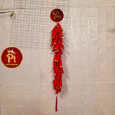 Dây pháo giấy lớn trang trí Tết, khánh câu đối, quạt nhung đỏ tròn chữ thư pháp nhũ vàng tua ngọc - Giá ưu đãi 149.000₫