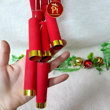 Dây pháo giấy Tết lớn nhung đỏ tem vàng, chữ thư pháp, nhũ đen, tua ngọc sen - 149k