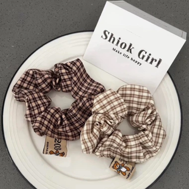 Dây scrunchies Caro - Quà tặng ngẫu nhiên, giảm giá 20% chỉ 50k, màu sắc đa dạng, thoải mái và dễ thương 3 Dây scrunchies Caro - Quà tặng ngẫu nhiên, giảm giá 20% chỉ 50k, màu sắc đa dạng, thoải mái và dễ thương 3