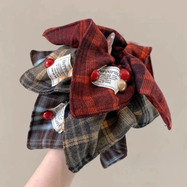Dây scrunchies Caro - Quà tặng ngẫu nhiên, giảm giá 20% chỉ 50k, màu sắc đa dạng, thoải mái và dễ thương 7 Dây scrunchies Caro - Quà tặng ngẫu nhiên, giảm giá 20% chỉ 50k, màu sắc đa dạng, thoải mái và dễ thương 7