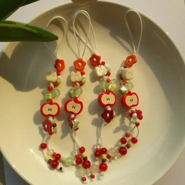 Dây treo điện thoại handmade móc khóa quả táo đỏ - Giá chỉ 39.000₫ 3 Dây treo điện thoại handmade móc khóa quả táo đỏ - Giá chỉ 39.000₫ 3