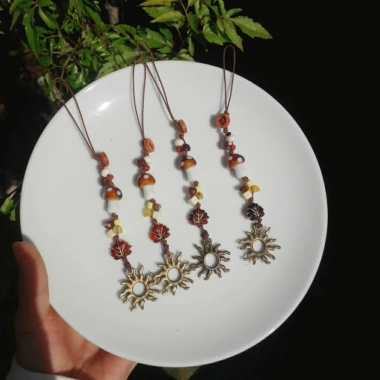Dây treo điện thoại retro, móc khóa charm nấm gốm & kim loại mặt trời XeochuHandmade 3 Dây treo điện thoại retro, móc khóa charm nấm gốm & kim loại mặt trời XeochuHandmade 3