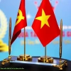 Đế Cắm Cờ Bàn Làm Việc - Vải Lụa 2 Lớp Bền Đẹp, Quà Tặng Hoàng Gia 598.000 VND 8