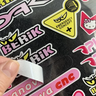 Đề can phản quang Hello Kitty mũ bảo hiểm xe máy, giảm giá 77.000 đồng 8 Đề can phản quang Hello Kitty mũ bảo hiểm xe máy, giảm giá 77.000 đồng 8