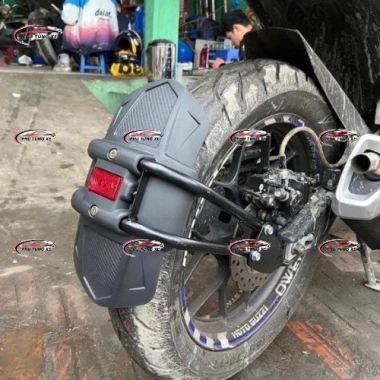 Dè Chắn Bùn Sau KTM CARBON – Exciter 150‑155, Winner V1‑V3, R15 – Giá 189.000 VND