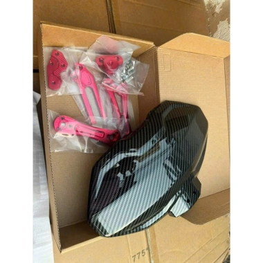 Dè chắn bùn vân carbon lắp xe điện Giá ưu đãi 165k, chất liệu bền, thiết kế đẹp