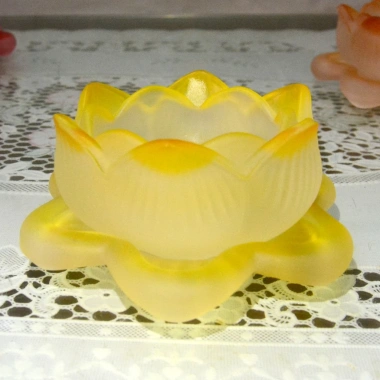Đế hoa sen lưu ly thủy tinh nhiều màu – Đặt đèn cầy, giảm còn 39.000₫ (50.310₫)
