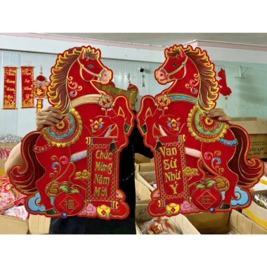 Decal Đôi Ngựa Đỏ Trang Trí Tết - Chúc Mừng Năm Mới Vạn Sự Như Ý - Giá 55.000₫ 5 Decal Đôi Ngựa Đỏ Trang Trí Tết - Chúc Mừng Năm Mới Vạn Sự Như Ý - Giá 55.000₫ 5