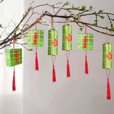 Decor Tết 2.026 Set 6 món bánh chưng, bánh tét, dưa hấu mini treo, cành đào và mai trang trí Tết, lớp học 6