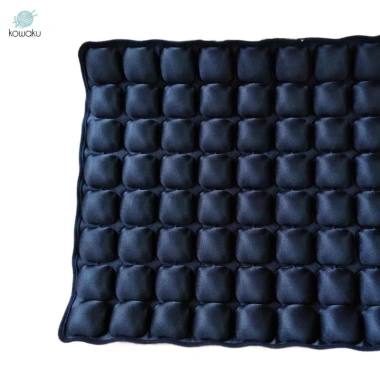Đệm du lịch bơm hơi 3D nhẹ, thoải mái cho máy bay và dã ngoại - Giá 394.200 VND 2 Đệm du lịch bơm hơi 3D nhẹ, thoải mái cho máy bay và dã ngoại - Giá 394.200 VND 2