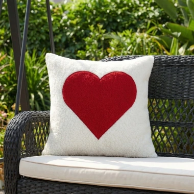 Đệm gối sofa Valentine giới hạn - Thêu trái tim đỏ trắng, mềm mại sang trọng, giảm giá 144.288 VND