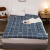 Đệm topper siêu ấm dày dặn, họa tiết sinh động - Trải giường mùa đông chỉ 250.000₫ 6
