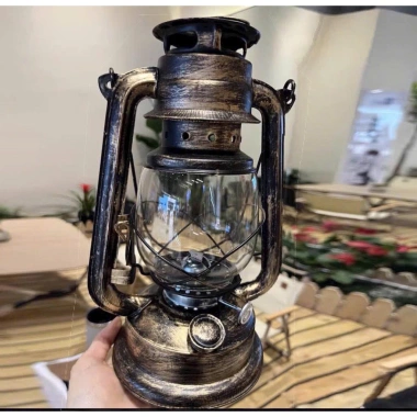 Đèn bão cổ điển - Đèn đốt dầu chắc chắn, đẹp mắt, phù hợp trang trí & du lịch, 112.500₫ 7 Đèn bão cổ điển - Đèn đốt dầu chắc chắn, đẹp mắt, phù hợp trang trí & du lịch, 112.500₫ 7