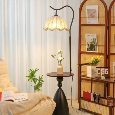 Đèn Cây Đứng CM64 - Đèn Sàn Ba Ngăn Cổ Điển, Chân Tam Giác, Giá 845.000₫ 4