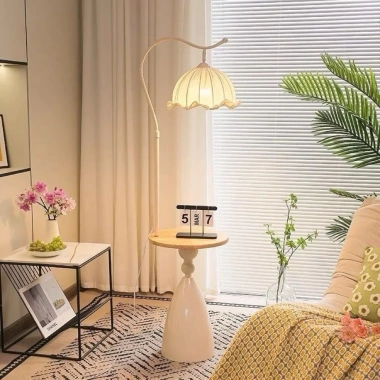 Đèn Cây Đứng CM64 - Đèn Sàn Ba Ngăn Cổ Điển, Chân Tam Giác, Giá 845.000₫ 7