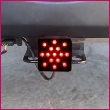 Đèn đuôi vuông xe tải, đèn phanh có ống kính khói – phù hợp trailer, pomervn, giá ưu đãi 291.500₫ 8 Đèn đuôi vuông xe tải, đèn phanh có ống kính khói – phù hợp trailer, pomervn, giá ưu đãi 291.500₫ 8