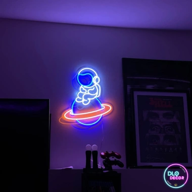 Đèn LED Neon Phi Hành Gia 40x30cm 3 màu xanh lam, trắng, đỏ trang trí phòng ngủ giá ưu đãi 89.000