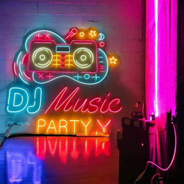 Đèn LED Neon tùy chỉnh tên chữ Decor dán tường phòng ngủ, quán bar, giá 9.000đ