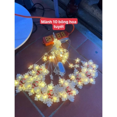 Đèn LED Thả 10 Sao Trang Trí Noel – Đèn Mành Giáng Sinh Năm Mới Giá 89.000₫ 10 Đèn LED Thả 10 Sao Trang Trí Noel – Đèn Mành Giáng Sinh Năm Mới Giá 89.000₫ 10