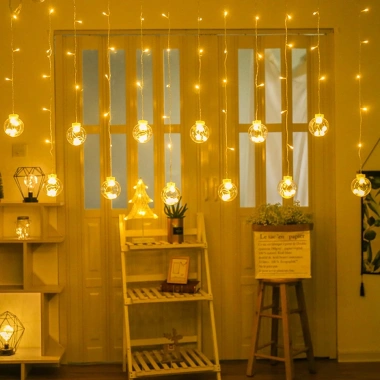 Đèn LED treo thả 12 quả cầu pha lê trong suốt, 8 chế độ chớp đa màu, giảm giá 60k