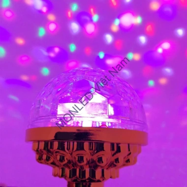 Đèn LED xoay 7 màu vũ trường - Nháy chớp đổi màu, hiệu ứng 360°, kèm đui E27, 29.000đ