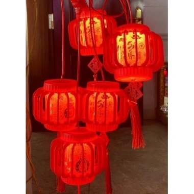 Đèn Lồng LED Treo Tết 5m 6 Bóng Lớn 15cm – Ánh Sáng Lung Linh, Dùng Ngoài Trời 7 Đèn Lồng LED Treo Tết 5m 6 Bóng Lớn 15cm – Ánh Sáng Lung Linh, Dùng Ngoài Trời 7