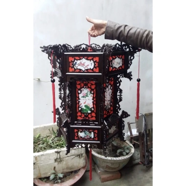 Đèn lồng nhựa giả gỗ lục giác 6 cạnh hoa văn – Trang trí lễ Tết, chỉ 219.000 VNĐ sỉ lẻ