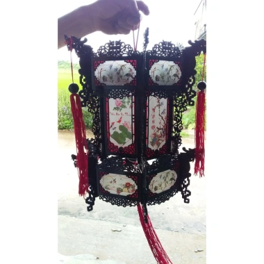 Đèn lồng nhựa giả gỗ lục giác 6 cạnh hoa văn – Trang trí lễ Tết, chỉ 219.000 VNĐ sỉ lẻ
