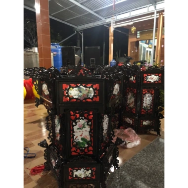 Đèn lồng nhựa giả gỗ lục giác 6 cạnh hoa văn – Trang trí lễ Tết, chỉ 219.000 VNĐ sỉ lẻ
