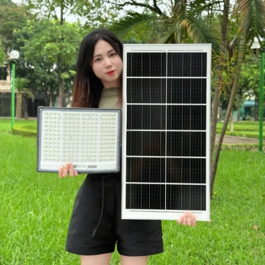 Đèn năng lượng mặt trời 5.000W mắt ngọc kim cương, pin 35x70cm, LED 5.054 siêu sáng, vỏ nhôm đúc khối - 1.49tr