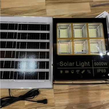Đèn năng lượng mặt trời 6 khoang 5.000W IP69, pin mono, chống va đập, điều khiển từ xa – Giá 499.000đ
