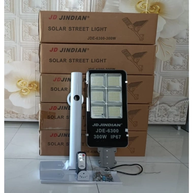 Đèn năng lượng mặt trời JDE-6.300 300W bàn chải - Tiết kiệm điện, giá 2.058.000 VND