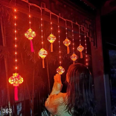 Đèn Nháy Mành Hoạ Tiết Lồng Đèn Đỏ Treo Rèm Cửa Trang Trí Tết Duc Anh 888 134k 9 Đèn Nháy Mành Hoạ Tiết Lồng Đèn Đỏ Treo Rèm Cửa Trang Trí Tết Duc Anh 888 134k 9
