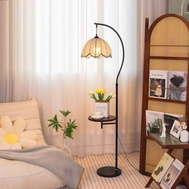 Đèn Sàn Trung Cổ CM56B – Trang Trí Sofa, Đèn Bàn Kèm Kệ, Giá Ưu Đãi 725.000₫ 10
