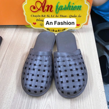 Dép bít mũi nhựa VAC siêu nhẹ, êm chân, giá 52.920₫, giảm 22% cho nhà, văn phòng