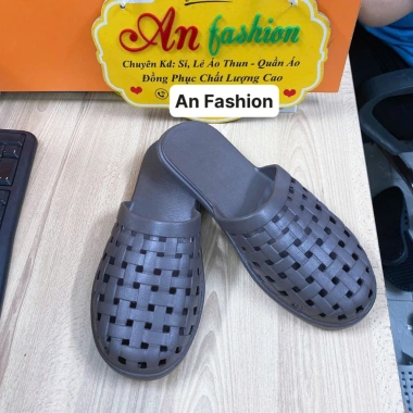 Dép bít mũi nhựa VAC siêu nhẹ, êm chân, giá 52.920₫, giảm 22% cho nhà, văn phòng