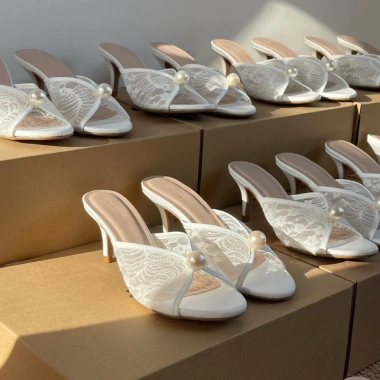 Dép cao gót nữ Ren trắng đính ngọc – Pearl Heels, hoàn hảo tiệc cưới, giá 364k