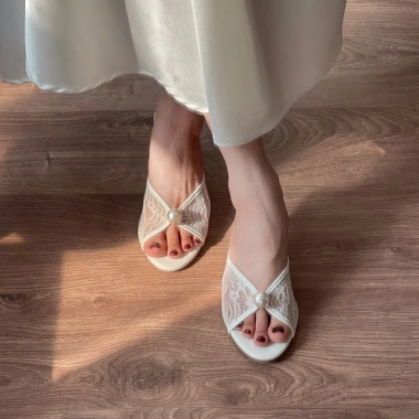 Dép cao gót nữ Ren trắng đính ngọc – Pearl Heels, hoàn hảo tiệc cưới, giá 364k