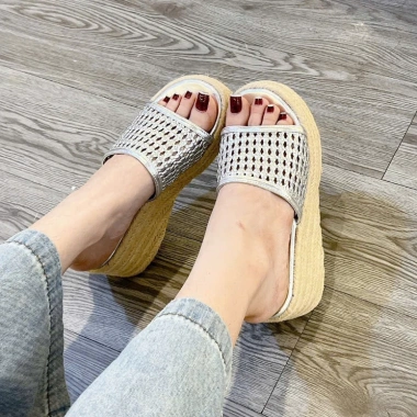 Dép Cói Nữ Đế Xuồng Cao 7cm Quai Lưới Mềm Êm - Form Đẹp Đi Chơi Đi Biển Siêu Xinh - Giá 279.000₫ 9 Dép Cói Nữ Đế Xuồng Cao 7cm Quai Lưới Mềm Êm - Form Đẹp Đi Chơi Đi Biển Siêu Xinh - Giá 279.000₫ 9